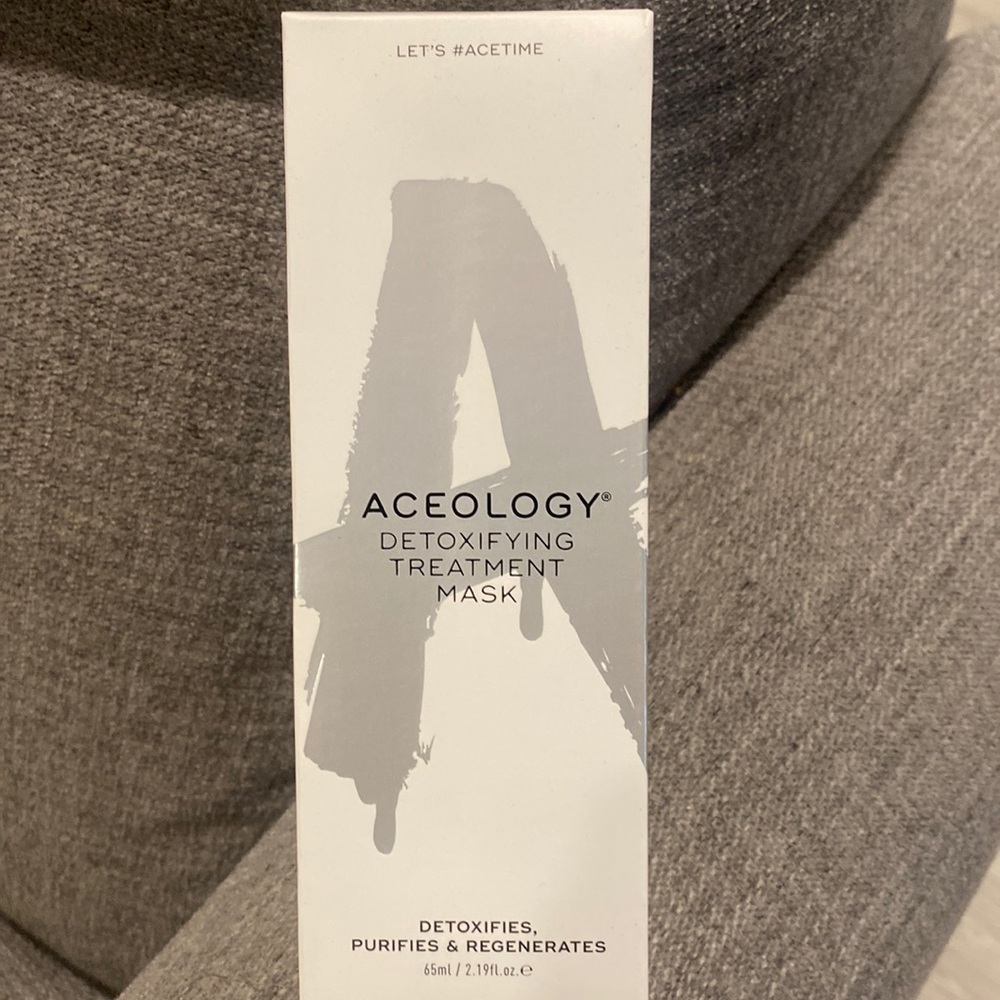 Archeology Detoxifying Treatment Mask. NIB